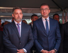 Лукровски негира дека го седнале во градоначалничката фотеља да го одобри „проектот“ Карпош на вода