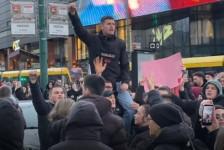 Протест во Сараево – „Ако нè убиете сите, од кого ќе крадете?“