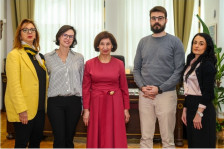 Сиљановска-Давкова на средба со претставници на иницијативата „Стоп за Усје“