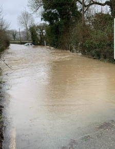 ЦУК: Евакуирана 180 луѓе во Кичево, поплавени дворови, подруми и куќи во скопскиот и гостиварскиот регион