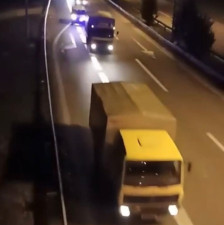 (Видео) КОД: Марихуаната шверцувана во Србија како прилепски перници за Манчестер, шверц-приколката „изгорела“ кај Нови Сад, возачот по откривањето на 5T канабис летнал за Италија