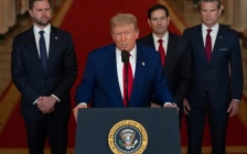 Трамп е подготвен да употреби смртоносна сила во Иран доколку е потребно, но секогаш прва опција му е дипломатијата