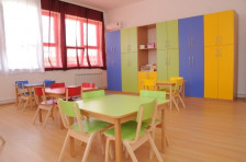 Два месеци вработените во градинки во Јегуновце немаат земено плата!