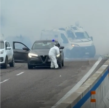 (Видео) Напад како од филм во Италија – разбојници дигнаа во воздух возило за транспорт на пари
