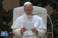 Папата бара прекин на огнот во Блискиот Исток: Насилството никогаш не може да доведе до правда