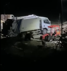 (Видео) Мечка се прошета на паркинг во Ростуше