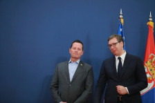 Ричард Гренел: Бог нѐ подготвува за враќањето на Хашим Тачи во Косово