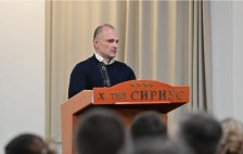 „Се доцни со исплатата кон економските субјекти“: Филипче тврди буџетската дупка достигнува 2 милијарди евра
