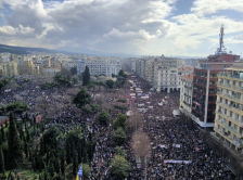 (Видео) Масовни протести во Солун, Атина и во над 100 градови во Грција и дијаспората на тригодишнината од несреќата кај Темпи