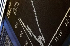 Европските берзи ги чекаат одлуките на големите банки: Пазарите стагнираат поради нестабилните цени на нафтата, златото и пченицата растат