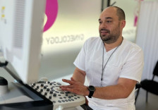 Фингерпринтот ќе донесе само револт, предупредува Лазаров, додека специјалистите се платени помалку од колегите во Косово