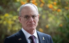 Израелскиот амбасадор во САД: Воените цели „веројатно не можат“ да се постигнат без промена на режимот во Иран