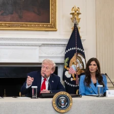 Трамп ја разреши „ICE Барбика“ Кристи Ноем од местото министеркa за домашна безбедност