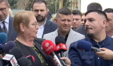 АВМУ реагира на односот на новинарот кој ја прашува Јаневска дали си носи преведувач во Тетово