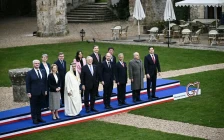 Британскиот МНР вели дека Иран ја држи глобалната економија како „заложник“ со блокадата на Ормутскиот теснец