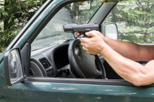 Македонски државјанин пукал вчера од автомобил кон група луѓе во Швајцарија!