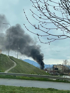 (Фото) Гори куќа во Маџари