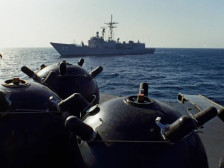 САД гледаат знаци дека Иран се подготвува да постави мини во Ормутскиот теснец