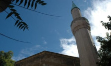 Приведен маж од Боговиње поради сомнение дека крадел од џамија во гостиварско