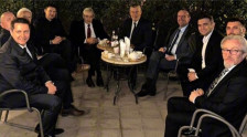 ВЛЕН побара објаснување од министерот Лимани за заедничката фотографија со Али Ахмети и Арбен Таравари