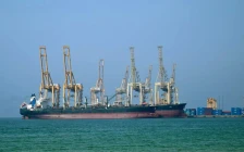 Шеф на нафтена компанија од ОАЕ: Ормутскиот теснец е сè уште затворен