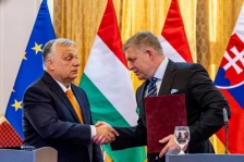 Фицо и Орбан бараат ЕУ да ги укине санкциите за руската нафта и гас за да се надмине енергетската криза