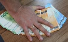 Премиерот Ѓуров обвинува за шема на купување гласови со фалсификувани евра во Бугарија