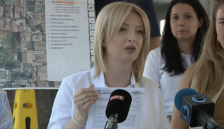 Арсовска за Ѓорѓиевски: „Патеки и седишта на отворено ги пријавил за дивоградби, а молчи за 150-те небезбедни згради во Чаир“