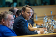 Сикорски: Тајмингот со експлозивот кај „Турски тек“ е сомнително погоден за Орбан