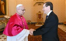 Папата го повика Херцог да стави крај на војната со Иран