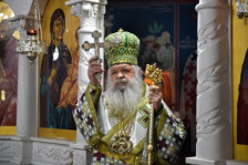 Архиепископ г.г Стефан: Светлината на Христа воскреснатиот нека нè просвети, на мајчин македонски јазик да објавиме ХРИСТОС ВОСКРЕСНА!