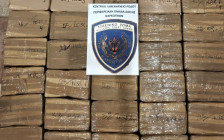 Грчките власти ги следат плажите на Родос откако околу 43 килограми хашиш беа исфрлени на брегот