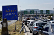 Грчки полицајци: Срамно е она што се случува на граничните премини поради ЕЕС системот