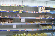 Газда на маркет малтретирал малолетници, украле млеко и чоколадо