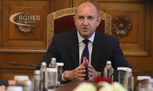 Радев не го продолжи престојот на американските воени авиони
