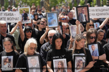 Родителите на загинатите во „Пулс“ со реакција по пресудата за полицајците: Ова не е правда, ова е формалност