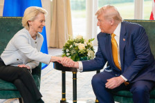 Трамп со ултиматум за Европа: Имате рок до 4 јули да го ратификувате трговскиот договор со САД