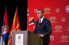 Народот што го чува својот јазик и своите корени, секогаш има иднина, рече Мицкоски на прославата „80 години Македонци во Војводина“