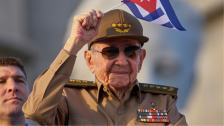 Директорот на ЦИА нуди 100 милиони долари на Куба за апсење на Раул Кастро