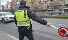 Тројца малолетници уапсени затоа што возеле без возачка