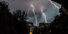 Денес нестабилно со пороен дожд и грмежи