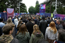 Нов скандал пред Евровизија: евакуирано „евровизиско село“ во Виена