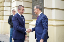 Мицкоски на средба со Мацут, зборувале за унапредување на билатералната соработка и продлабочување на економските врски