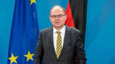 Кристијан Шмит, високиот претставник на Меѓународната заедница во БиХ, поднесува оставка