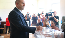 Радев потврди: Бугарија запира со испорака на оружје за Украина