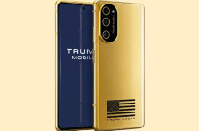 (Видео) Купувачите конечно почнаа да го добиваат „Trump Phone“: На секоја слика го има логото на телефонот, а ја има однапред инсталирано и социјалната мрежа на Трамп…