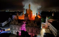 (Видео) Русија бомбардираше едно од најголемите христијански светилишта во Киев