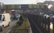Автомобил удри маж и жена на дивиот премин кај Бит Пазар