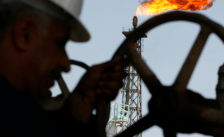 Цените на суровата нафта скокнаа за три проценти по новата размена на оган меѓу САД и Иран