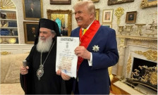Ерусалимскиот патријарх се сретна со Трамп, му побара заштита на Христијаните во Светата Земја
